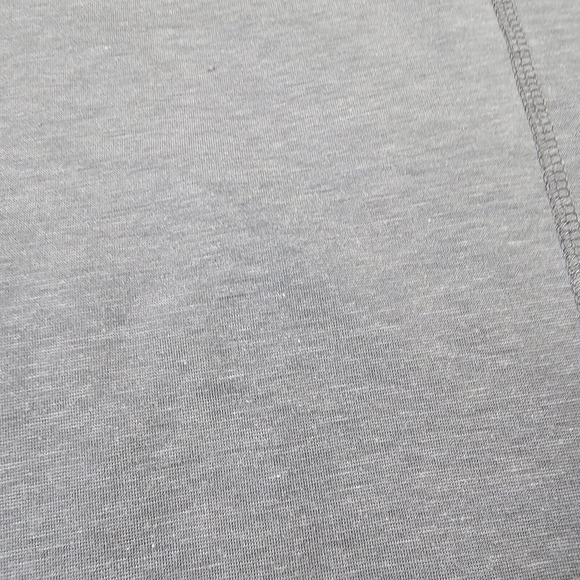 Travis Mathew Mens Shirt XL Gray 1/4 Zip Long‎ Sleeve Casual Logo Golf READ - Picture 5 of 12